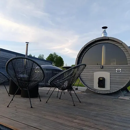 Lägenhet Sloneczne Wzgorze Nad Dadajem Komfort